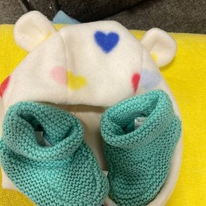 Baby hat and booties